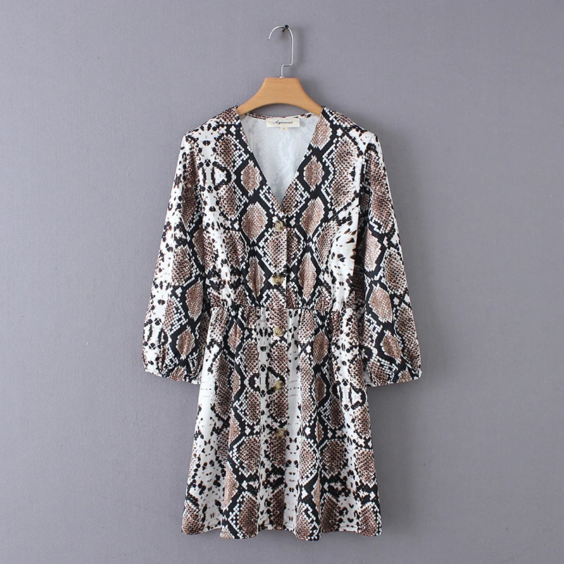2019 new women fashion v neck snake skin print buttons mini dress ladies three quarter sleeve chic vestidos brand dresses DS1736
2019 new women fashion v neck snake skin print buttons mini dress ladies three quarter sleeve chic vestidos brand dresses DS1736