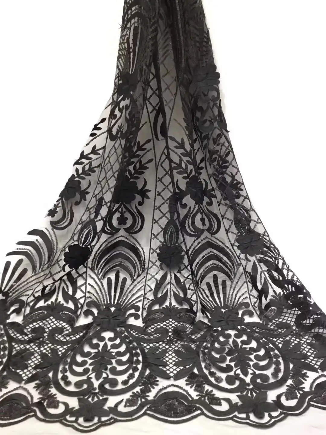African Lace Fabric 2019 Embroidered Nigerian Laces Fabric Bridal High Quality French Tulle Lace Fabric For Women
African Lace Fabric 2019 Embroidered Nigerian Laces Fabric Bridal High Quality French Tulle Lace Fabric For Women