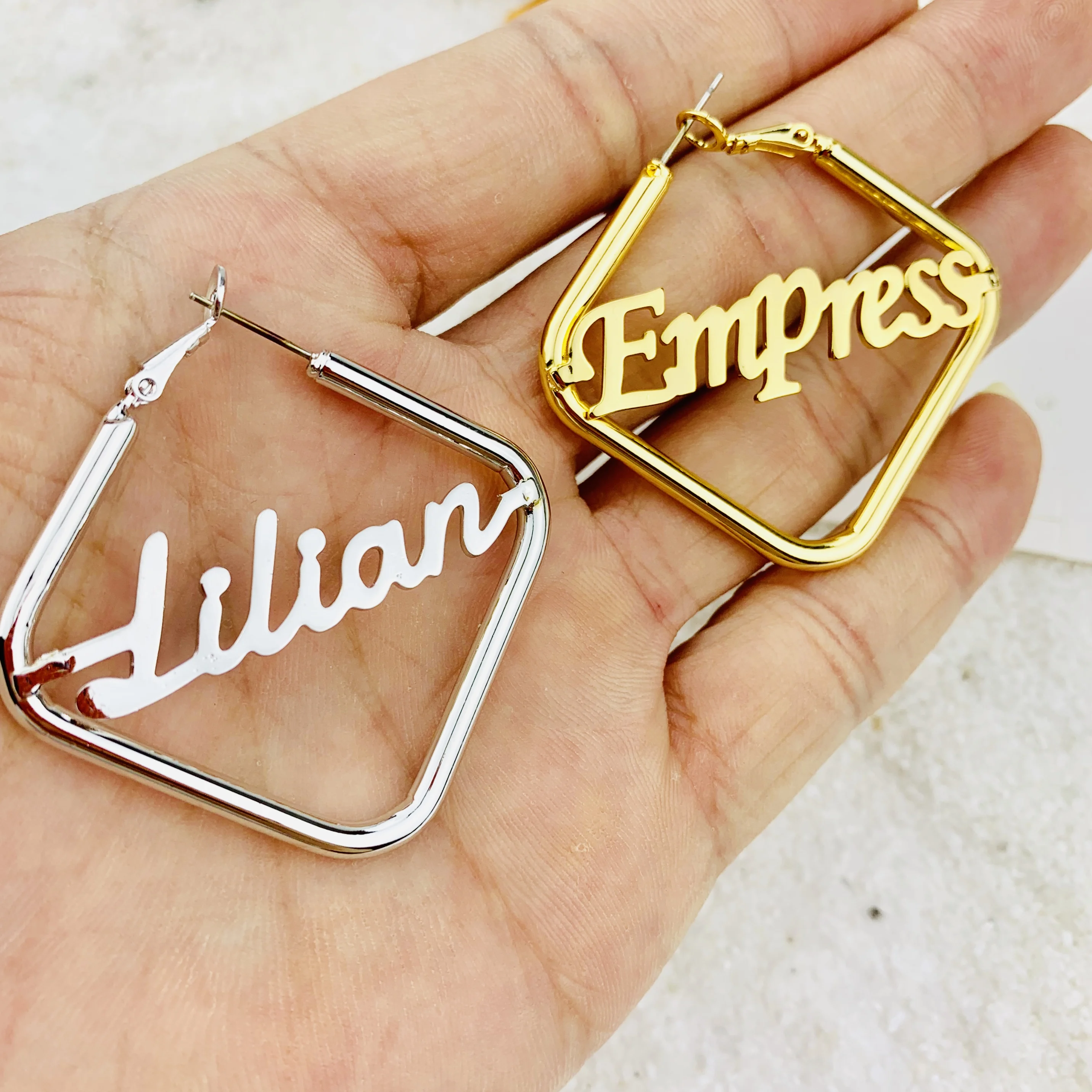 FYR888 FY Jewelry Personalized Design New Arrival Copper Fashion Tassel Square Geometric Name Earrings Best Gift for Lover
FYR888 FY Jewelry Personalized Design New Arrival Copper Fashion Tassel Square Geometric Name Earrings Best Gift for Lover