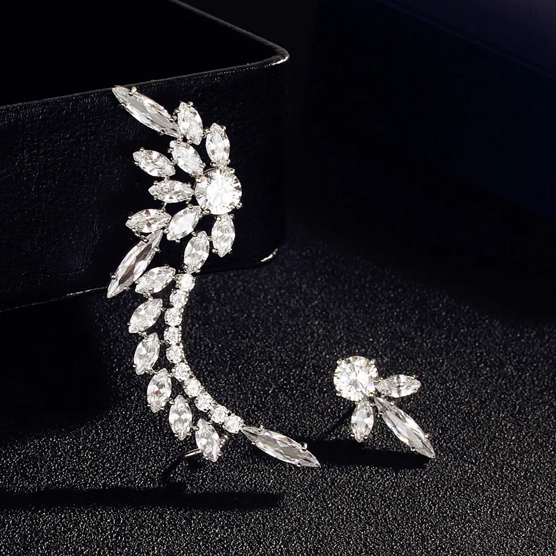 Personality Asymmetric Unique earcuff Earrings for Women Fashion Leaf Wings Cubic Zirconia Statement Earrings Jewelry Gift Hot
Personality Asymmetric Unique earcuff Earrings for Women Fashion Leaf Wings Cubic Zirconia Statement Earrings Jewelry Gift Hot