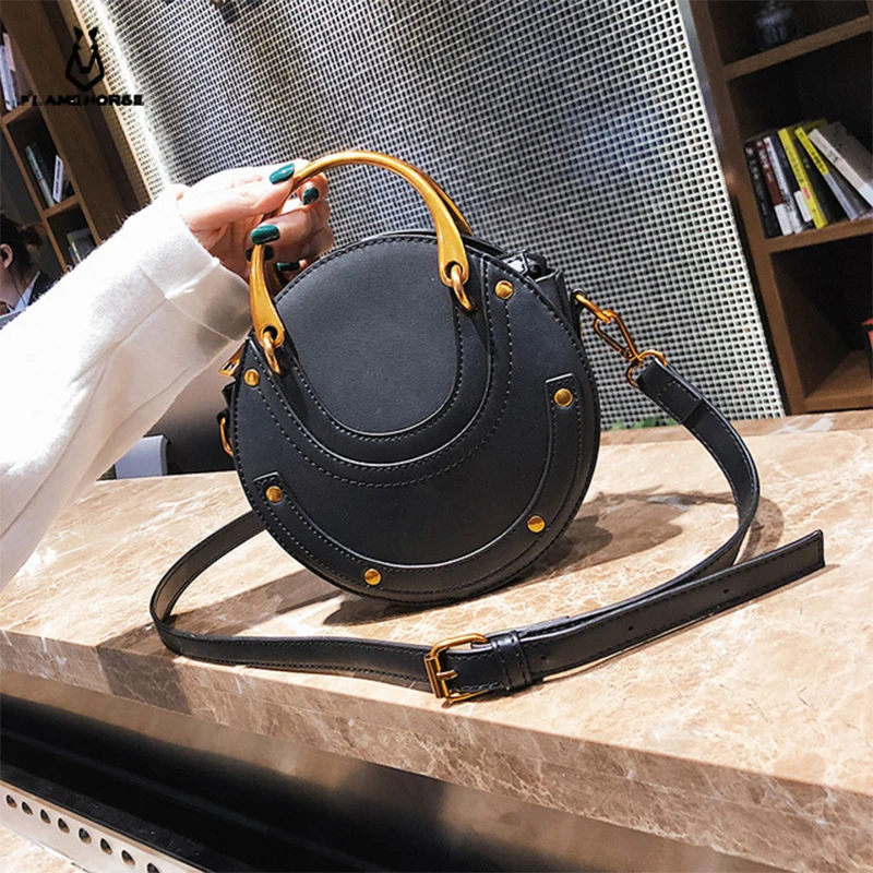 2019 New Fashion Mini PU Leather Handbag One Shoulder Cross-body Bag Small Round Package Women bag Messenger Bags
2019 New Fashion Mini PU Leather Handbag One Shoulder Cross-body Bag Small Round Package Women bag Messenger Bags