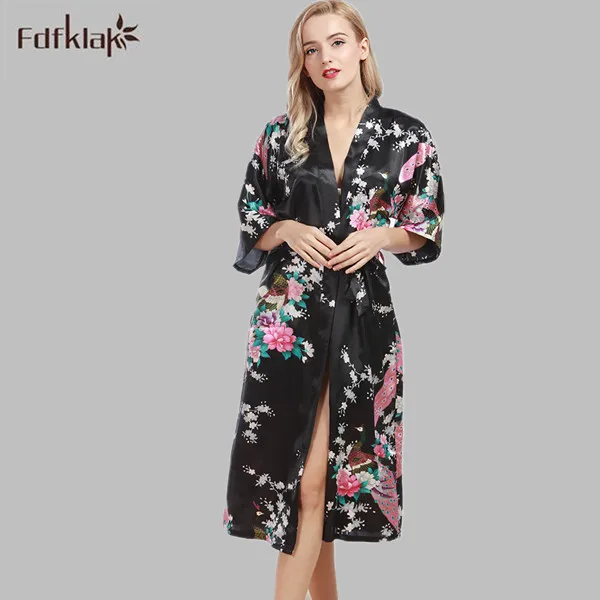 Women Long Robe 2017 Brand New Ladies Faux Silk Floral Summer Bathrobe Plus Size Robes Woman Black/white Red S-3XL E1026
Women Long Robe 2017 Brand New Ladies Faux Silk Floral Summer Bathrobe Plus Size Robes Woman Black/white Red S-3XL E1026