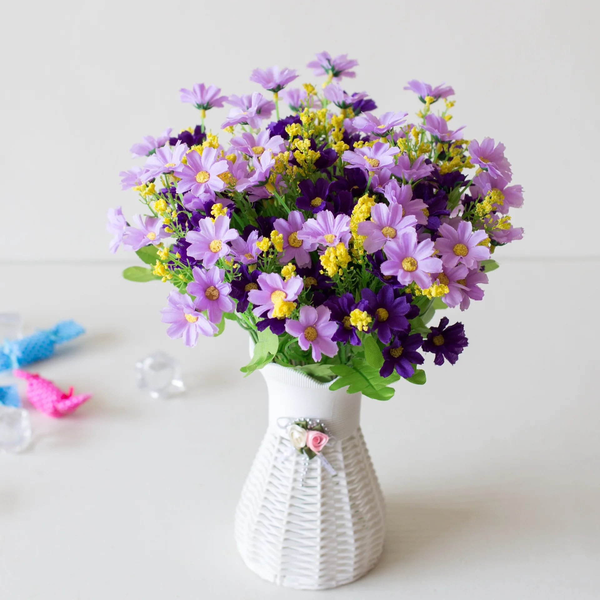 Large Bouquet 28 heads cute silk daisy artificial decorative flower wedding flower bouquet for Home Wedding Decoration indoor
Large Bouquet 28 heads cute silk daisy artificial decorative flower wedding flower bouquet for Home Wedding Decoration indoor