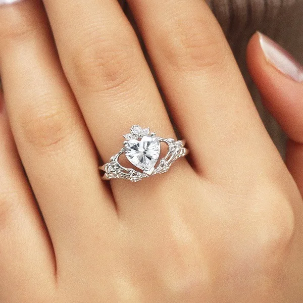 Cute Romantic White Claddagh Ring 925 Sliver Crystal Heart Ring Vintage Wedding Engagement Rings For Women
Cute Romantic White Claddagh Ring 925 Sliver Crystal Heart Ring Vintage Wedding Engagement Rings For Women