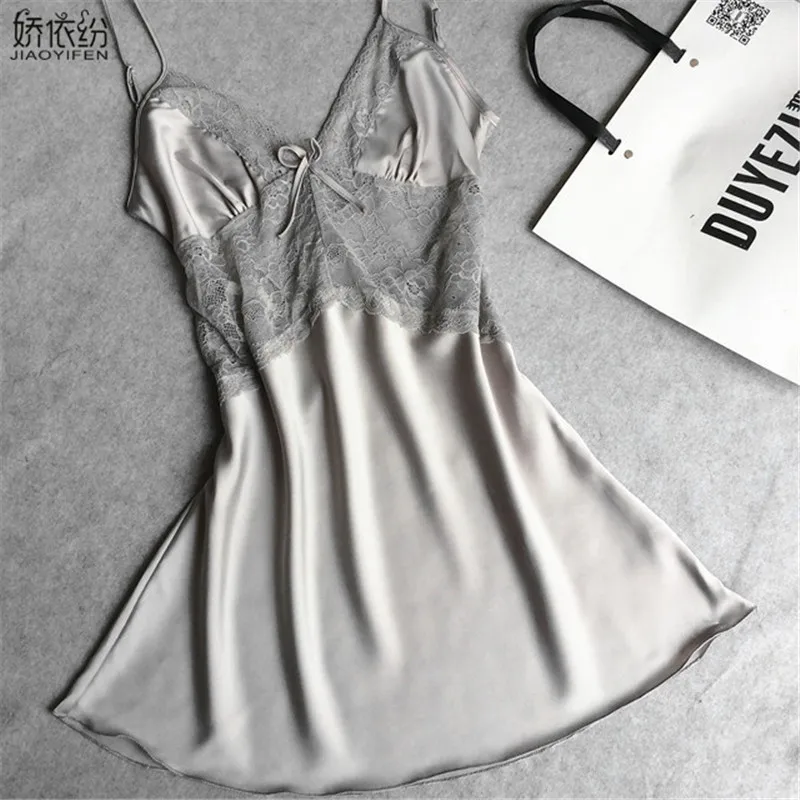 Women's Lace Hollow Sleepwear Sexy Lingerie Pretty Dress Artificial Silk Sleepshirts Satin Deep V Neck France Brand Nightgown
Women's Lace Hollow Sleepwear Sexy Lingerie Pretty Dress Artificial Silk Sleepshirts Satin Deep V Neck France Brand Nightgown
