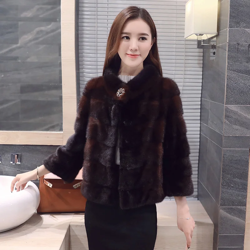 2019 winter new whole mink fur coat women's fashion short paragraph round neck seven-point sleeve mink fur coat
2019 winter new whole mink fur coat women's fashion short paragraph round neck seven-point sleeve mink fur coat