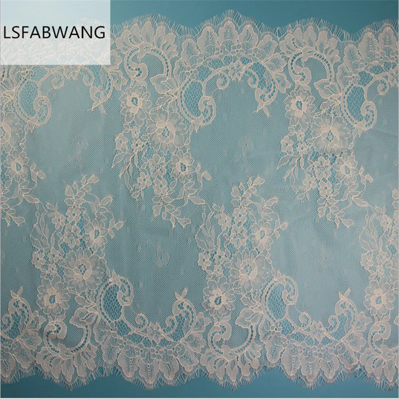 3meters/lot 43cm Width Fashion High Quality Handmade DIY Black Eyelash Lace Trimming,chantilly lace fabric Wedding accessories
3meters/lot 43cm Width Fashion High Quality Handmade DIY Black Eyelash Lace Trimming,chantilly lace fabric Wedding accessories