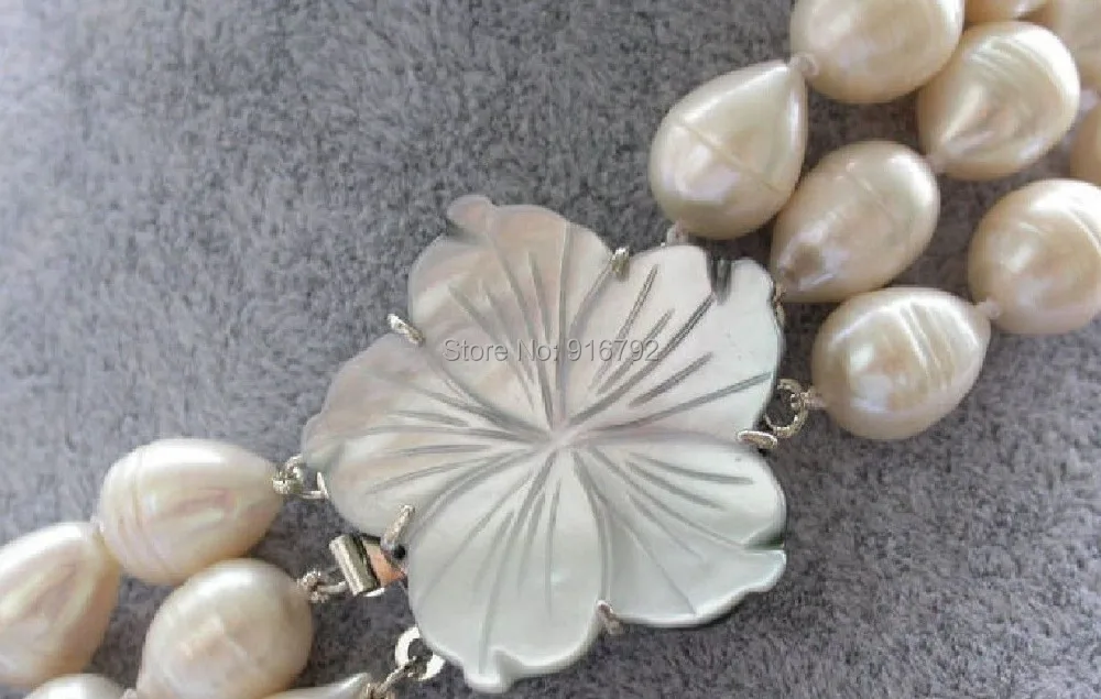 YH@CS >>>3 ROW huge11-13mm Natural south sea baroque south sea white pearl necklace
YH@CS >>>3 ROW huge11-13mm Natural south sea baroque south sea white pearl necklace