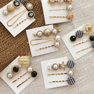 1PC Popular Hairpin Combination Button Pearl Side Clip Bangs Hair Clips For Women Word Clip Hair Accessories Female G0402
1PC Popular Hairpin Combination Button Pearl Side Clip Bangs Hair Clips For Women Word Clip Hair Accessories Female G0402