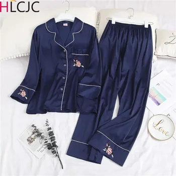 Hot Sale 2019 New Women Pajamas Sets Satin Embroidery HomeWear Long Sleeve Silk Pyjamas Women Comfortable Leisure Girl Sleepwear
Hot Sale 2019 New Women Pajamas Sets Satin Embroidery HomeWear Long Sleeve Silk Pyjamas Women Comfortable Leisure Girl Sleepwear