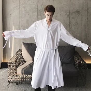 2017 autumn catwalk trend shirt new cuff pumping belt design V collar wide men's fashion loose shirt tide
2017 autumn catwalk trend shirt new cuff pumping belt design V collar wide men's fashion loose shirt tide