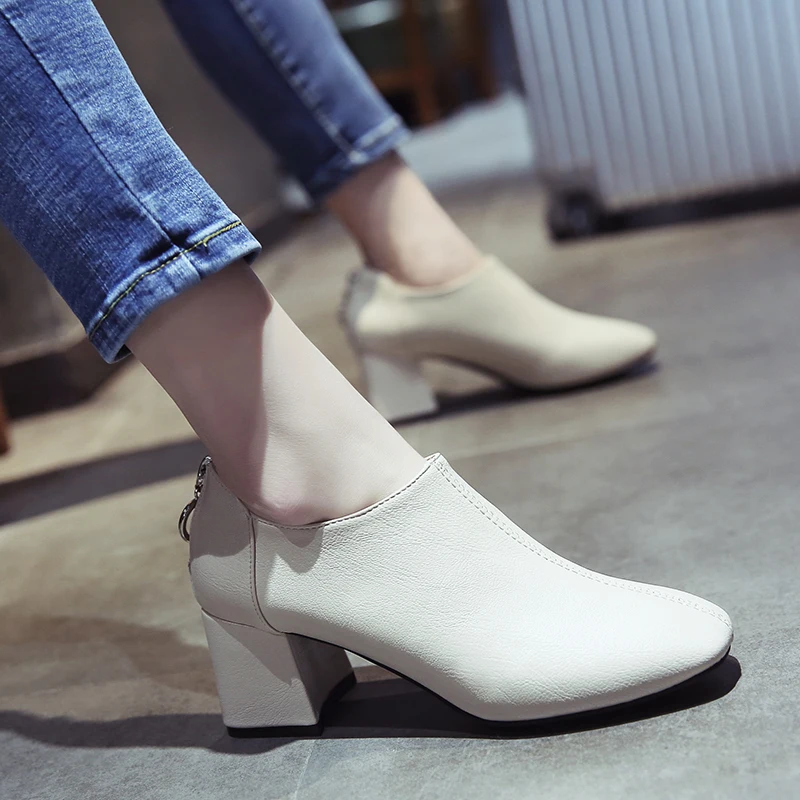 women's single shoes High heels spring Joker Korean version thick heel pointed bare Ankle Boots Chelsea short boots Yasilaiya
women's single shoes High heels spring Joker Korean version thick heel pointed bare Ankle Boots Chelsea short boots Yasilaiya