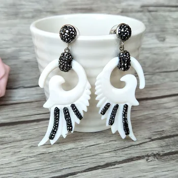 5 Pairs Fashion Gorgeous Shell carved Wing shape charms drop dangle earrings,Pave Zircon Earrings For Women Jewelry ER406
5 Pairs Fashion Gorgeous Shell carved Wing shape charms drop dangle earrings,Pave Zircon Earrings For Women Jewelry ER406