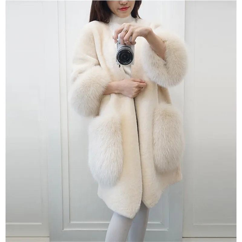 2019 Women mink fur jacket female solid two big pocket warm coat autumn and winter casual v neck three quarter sleeve
2019 Women mink fur jacket female solid two big pocket warm coat autumn and winter casual v neck three quarter sleeve