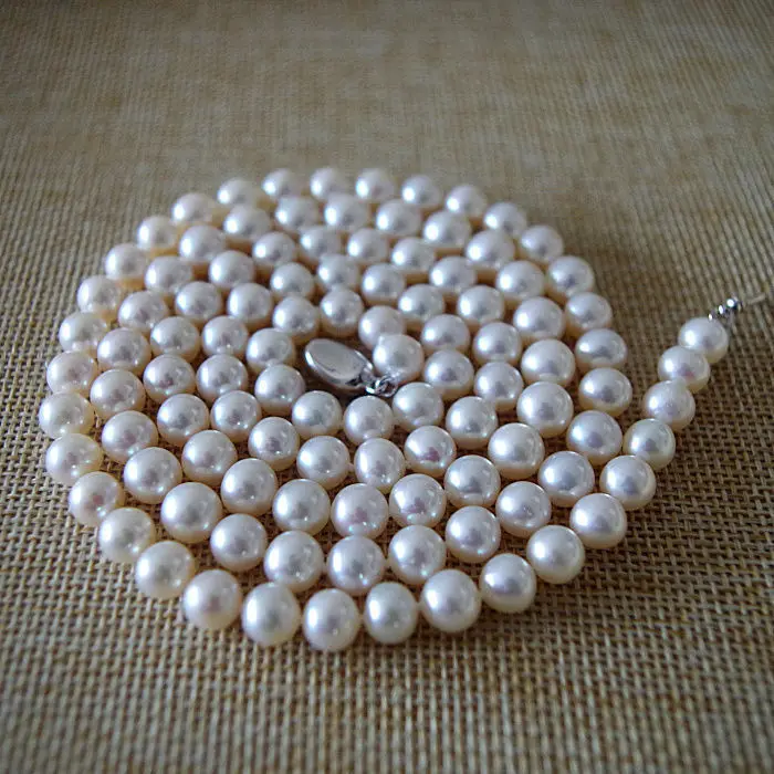 FREE SHIPPING HOT sell new Style >>>>AAA Natural 7-7.5 MM south sea white pearl necklace 32inch
FREE SHIPPING HOT sell new Style >>>>AAA Natural 7-7.5 MM south sea white pearl necklace 32inch