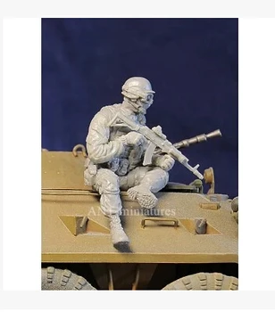 Resin Kits 1/35 Scale russia soldier with mask Resin Model Free Shipping 
Resin Kits 1/35 Scale russia soldier with mask Resin Model Free Shipping