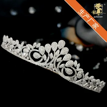 The new pure copper inlaid zircon bridal crown wedding hair ornaments princess dress birthday headband wholesale.
The new pure copper inlaid zircon bridal crown wedding hair ornaments princess dress birthday headband wholesale.