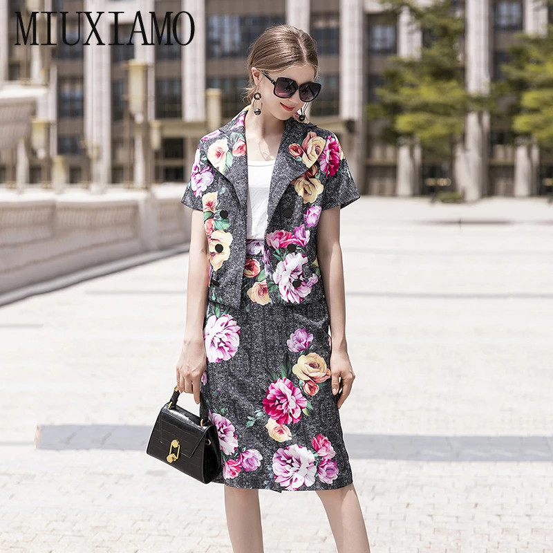 MIUXIMAO Europe Fashion 2019 Spring New Arrival two piece set Turn-down Collar Rose Flower Print Two-Piece Dress Women vestidos
MIUXIMAO Europe Fashion 2019 Spring New Arrival two piece set Turn-down Collar Rose Flower Print Two-Piece Dress Women vestidos