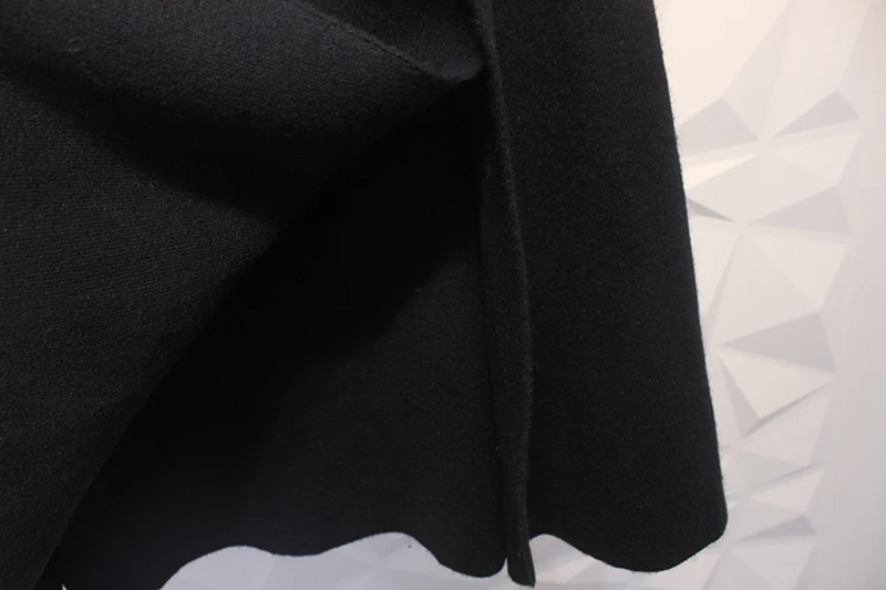 معطف شتوي محاك بالعباءه من الكشمير برسم طير النسر مطرز يدويا مطرز بالترتر للنساء معطف باكمام جديد كولكشن شتوي تريند معطف شتوي محاك بالعباءه من الكشمير برسم طير النسر مطرز يدويا مطرز بالترتر للنساء معطف باكمام جديد كولكشن شتوي تريند