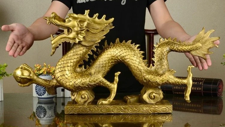 China Palace Brass Copper Crafted Sculpture Fengshui Fly Dragon Hold Bead Statue
China Palace Brass Copper Crafted Sculpture Fengshui Fly Dragon Hold Bead Statue