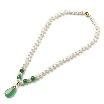 Havng 15*25*6 MM Emerald green Droplet Shape Pendant with Round green Transparent add Near Elliptic Pear Beads 8-9 MM Necklace
Havng 15*25*6 MM Emerald green Droplet Shape Pendant with Round green Transparent add Near Elliptic Pear Beads 8-9 MM Necklace