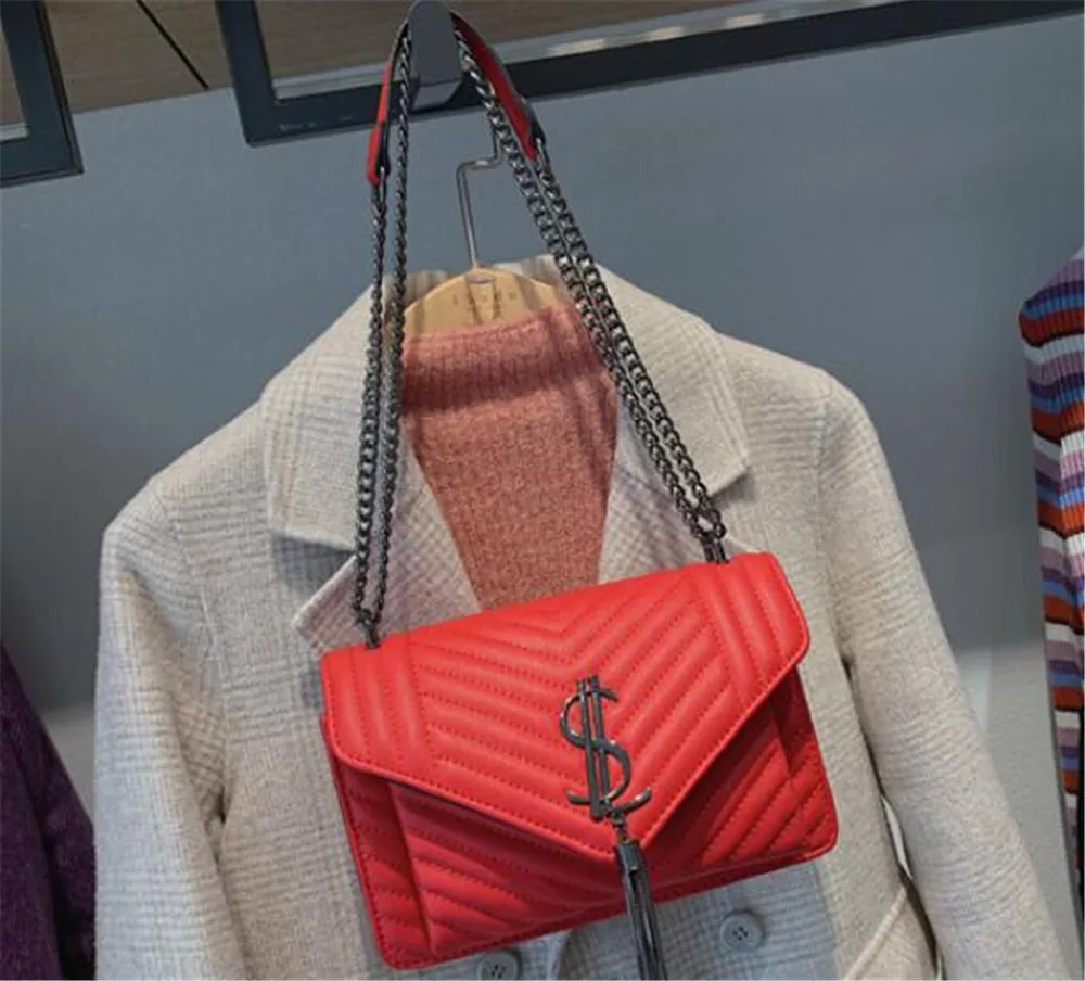 High Quality PU FASHION V Pattern Shoulder Bags Star bag Women Box Bags Purse Solid soft Handbags sac a main femme Crossbody Bag
High Quality PU FASHION V Pattern Shoulder Bags Star bag Women Box Bags Purse Solid soft Handbags sac a main femme Crossbody Bag
