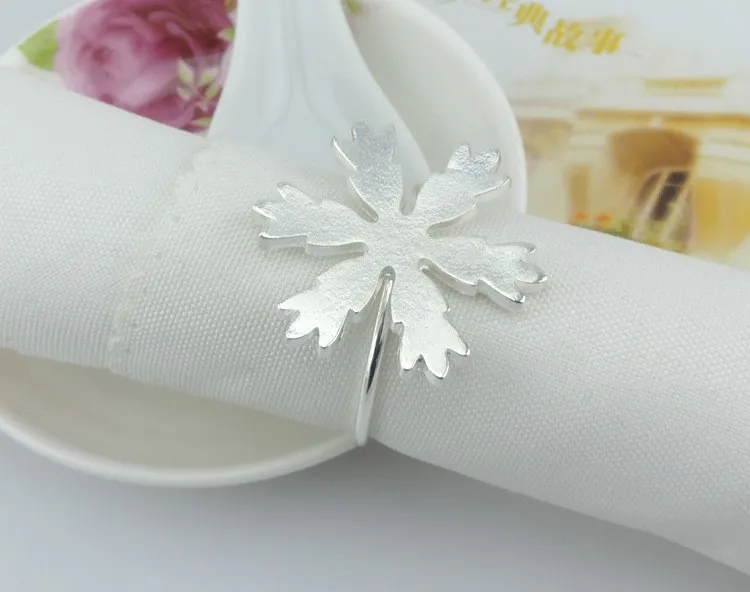 50pcs/lot Christmas snowflake napkin rings, metal buckle napkins, napkin rings hotel dining table, decorations
50pcs/lot Christmas snowflake napkin rings, metal buckle napkins, napkin rings hotel dining table, decorations