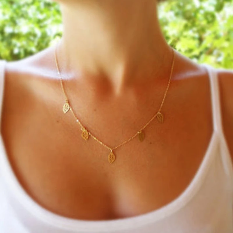 America and Europe pop alloy necklace Personality is contracted hollow out the leaves clavicle short necklace
America and Europe pop alloy necklace Personality is contracted hollow out the leaves clavicle short necklace