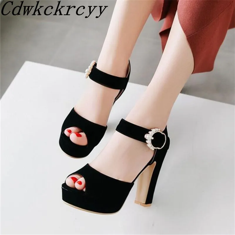 Women sandals Summer New pattern fashion Pearl Super high heel Fish mouth Women sandals black sexy Waterproof Sandals size 34-43
Women sandals Summer New pattern fashion Pearl Super high heel Fish mouth Women sandals black sexy Waterproof Sandals size 34-43