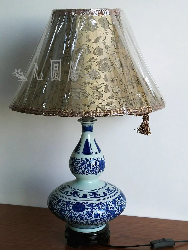 Wholesale blue and white ceramic bedside lamp Chinese Jingdezhen porcelain lamps bedroom upscale hotels den hotel | Лампы и освещение