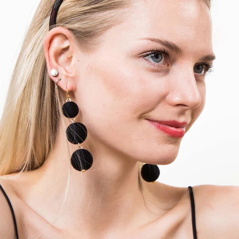 2018 new fashion Europe America hot Sales Simple manual earrings Accessories Long spherical gradient Drop Earrings for lovers
2018 new fashion Europe America hot Sales Simple manual earrings Accessories Long spherical gradient Drop Earrings for lovers