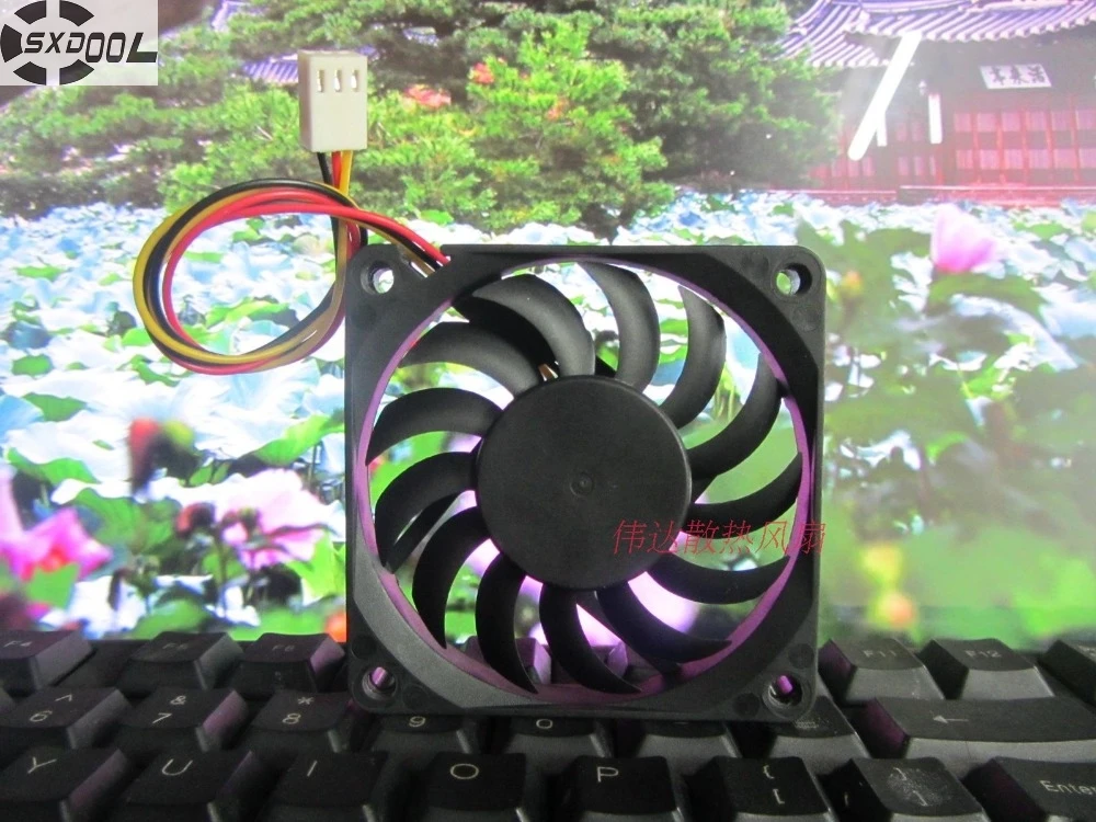 10pcs/lot Original 7010 R127010BU 12V 0.45A 7cm Large Wind Fan Cooling Fan 3-pin
10pcs/lot Original 7010 R127010BU 12V 0.45A 7cm Large Wind Fan Cooling Fan 3-pin