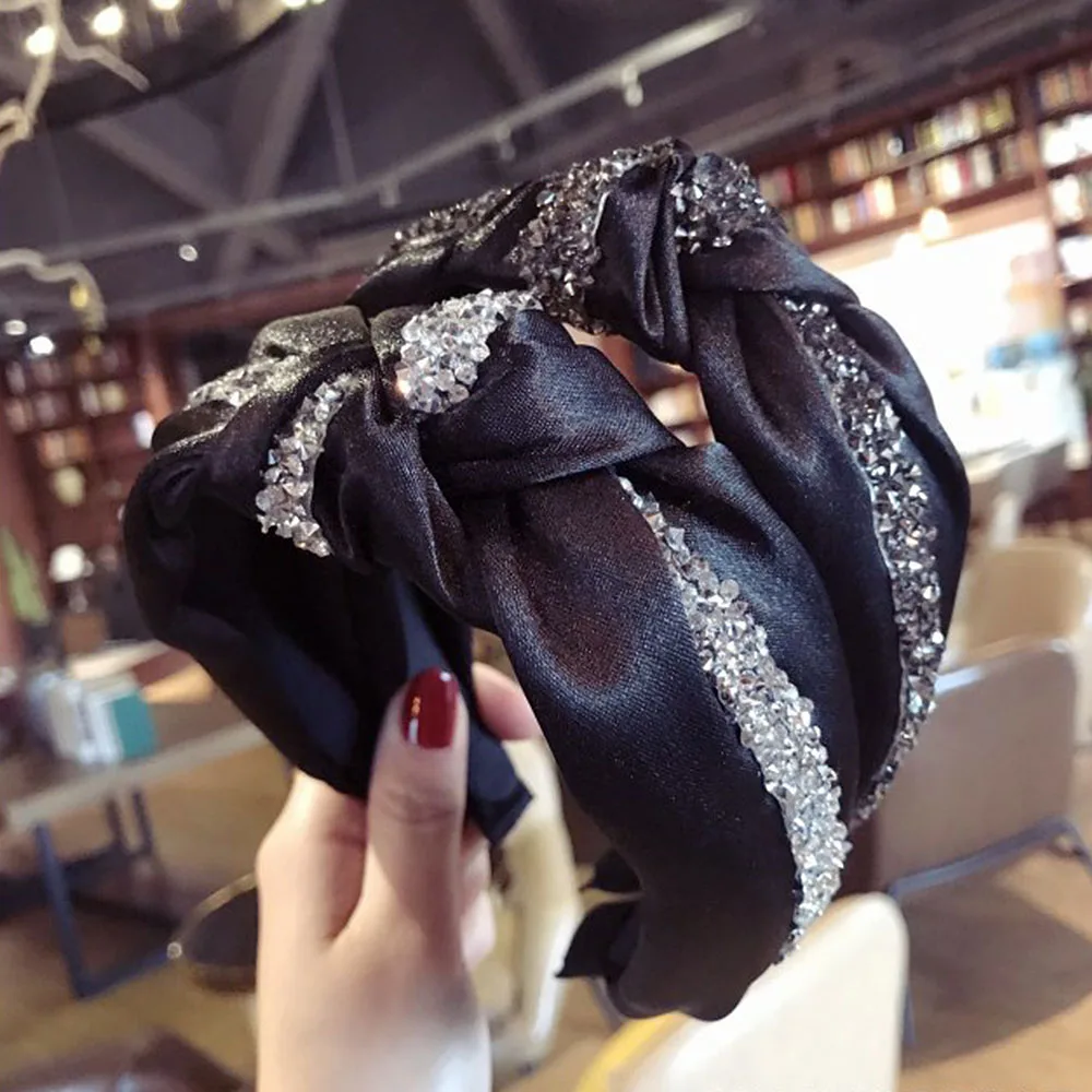 1Pc Fashion Black Wide-brimmed Hairband Korea Hair Accessories Women's Diamonds Hairband Satin Hair Hoop Headwear Accessories
1Pc Fashion Black Wide-brimmed Hairband Korea Hair Accessories Women's Diamonds Hairband Satin Hair Hoop Headwear Accessories