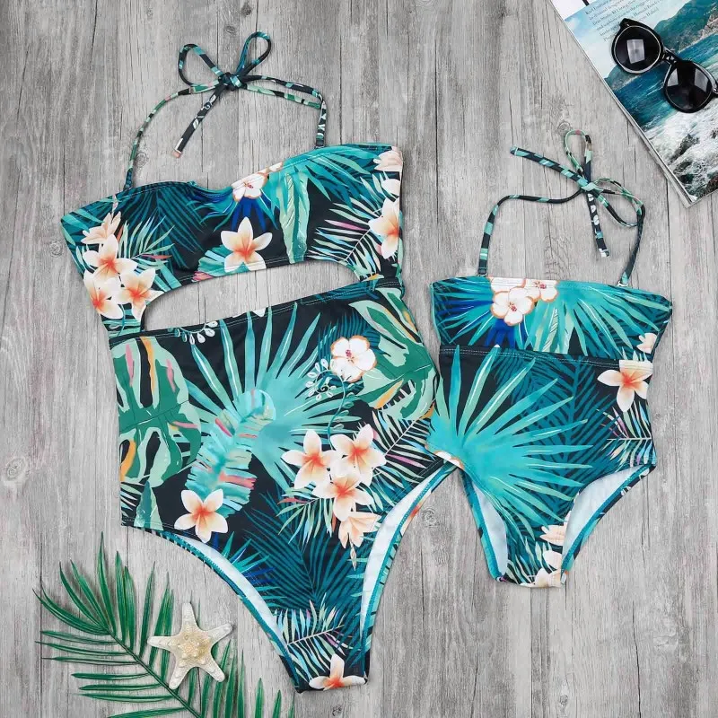 Family Matching Swimwear Outfits Look Mother Daughter Dress Women Kid Baby Girl Flower One Piece Bikini Swimwear Bathing Suit
Family Matching Swimwear Outfits Look Mother Daughter Dress Women Kid Baby Girl Flower One Piece Bikini Swimwear Bathing Suit