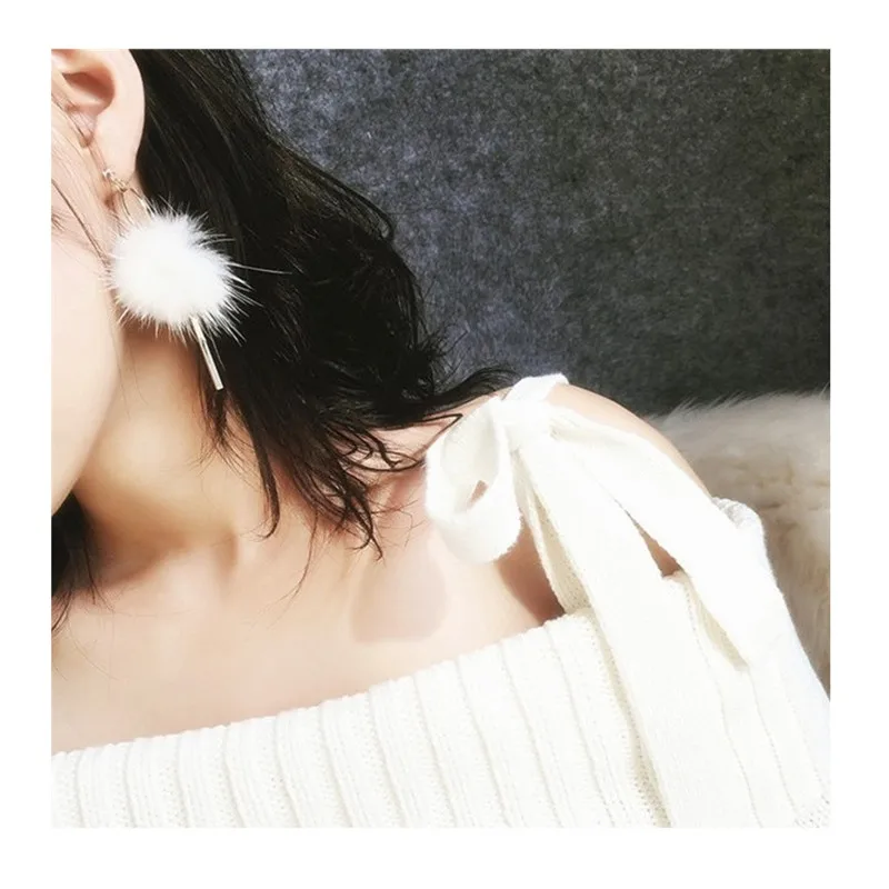 Fashion Crystal Sweet Pompom Earring Soft Mink Fur Ball Drop Pompom Earrings For Women Brincos Valentine's Day
Fashion Crystal Sweet Pompom Earring Soft Mink Fur Ball Drop Pompom Earrings For Women Brincos Valentine's Day