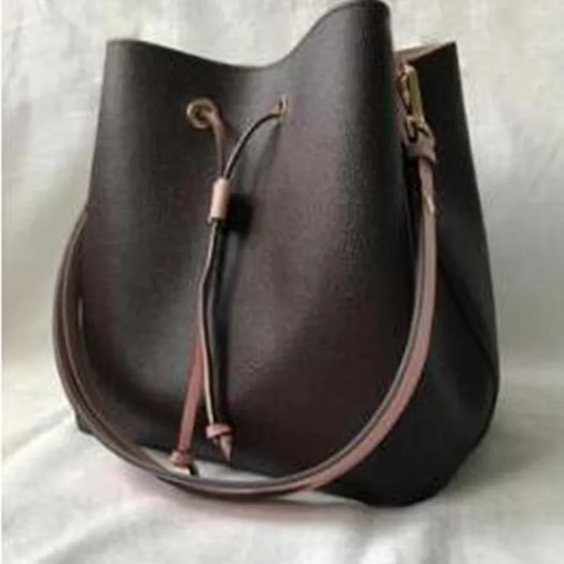 2019 Will Change Color Leather Fashion Boutique Women's Clothing Designer Women Luxury Design Classic Shoulder bag Bucket bag
2019 Will Change Color Leather Fashion Boutique Women's Clothing Designer Women Luxury Design Classic Shoulder bag Bucket bag