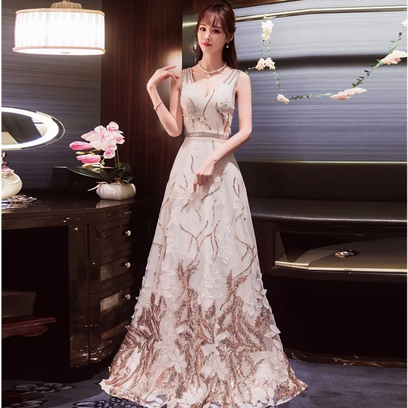 Traditional Chinese Dresses Qipao 2017 Bride Sexy White Embroidery Flower Cheongsam Long Wedding Evening Dress Vestido Oriental
Traditional Chinese Dresses Qipao 2017 Bride Sexy White Embroidery Flower Cheongsam Long Wedding Evening Dress Vestido Oriental