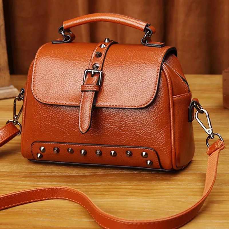 Fashion rivets shoulder bag new 2018 New summer messenger bag women leather small handbag CHISPAULO brand free shipping
Fashion rivets shoulder bag new 2018 New summer messenger bag women leather small handbag CHISPAULO brand free shipping