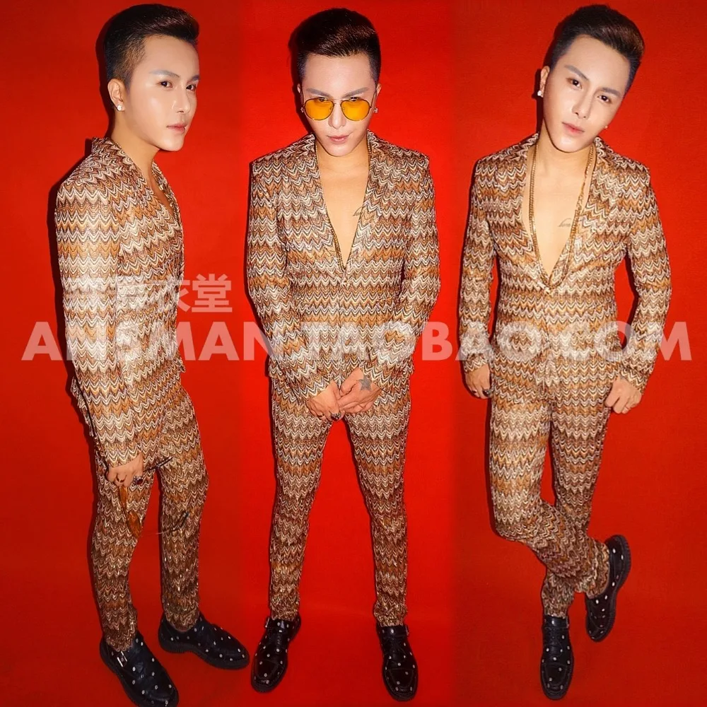 Fashion Cool Male personality Golden Glitter Slim Suits Costumes Nightclub male singer dj show performance wear men's clothing
Fashion Cool Male personality Golden Glitter Slim Suits Costumes Nightclub male singer dj show performance wear men's clothing