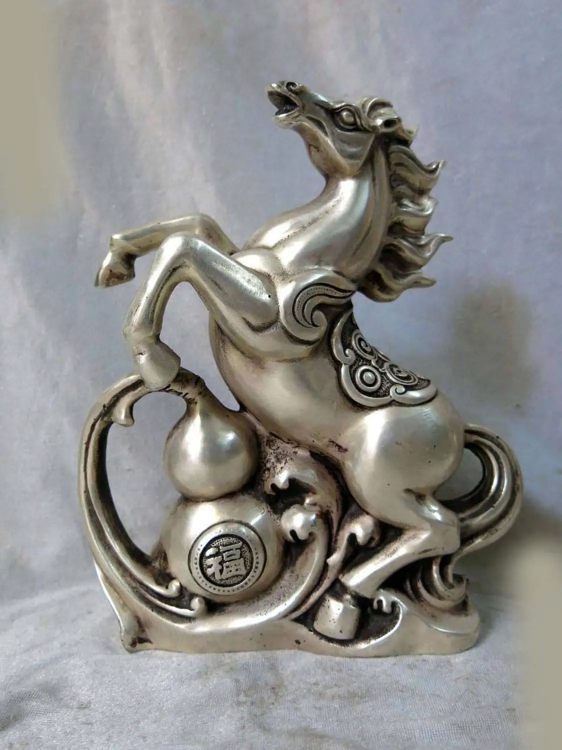 8" China Silver fine carved lucky beautiful calabash horse Sculpture Statue (D0426)
8" China Silver fine carved lucky beautiful calabash horse Sculpture Statue (D0426)