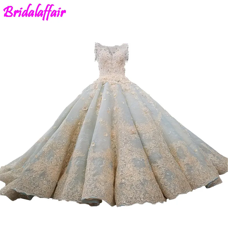 Luxury Ball Gown Wedding Dress Off the Shoulder Sparkly Crystals Beads Sequins Lace Appliques Luxurious Bridal Gowns long train
Luxury Ball Gown Wedding Dress Off the Shoulder Sparkly Crystals Beads Sequins Lace Appliques Luxurious Bridal Gowns long train