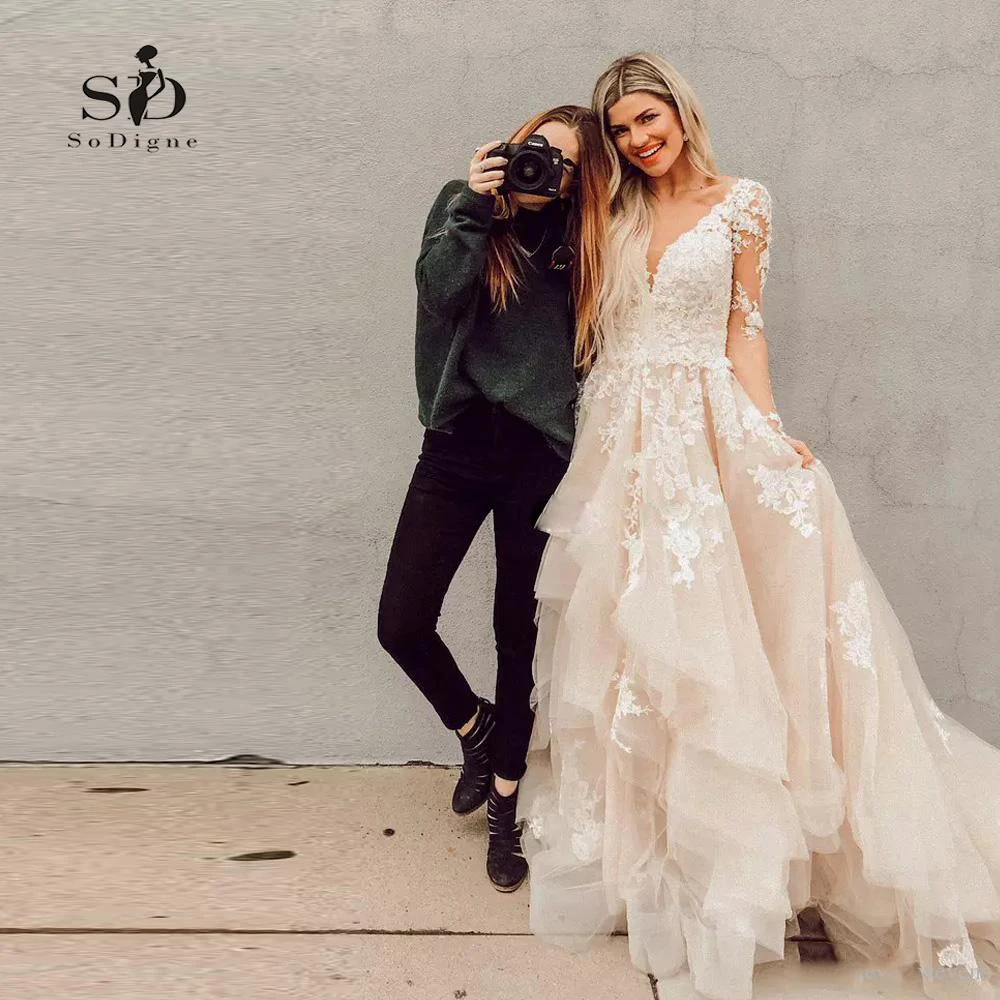 Long Sleeves Wedding Dress 2018 V-neck New Arrival Romantic Bridal Gown A-line Formal Dress Custom made
Long Sleeves Wedding Dress 2018 V-neck New Arrival Romantic Bridal Gown A-line Formal Dress Custom made