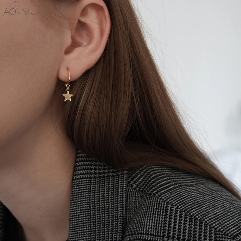 AOMU 2019 New Simple Gold Metal Small Star Geometric Round Circle Stud Earrings for Women Ear Piercing Huggie Earrings Jewelry
AOMU 2019 New Simple Gold Metal Small Star Geometric Round Circle Stud Earrings for Women Ear Piercing Huggie Earrings Jewelry