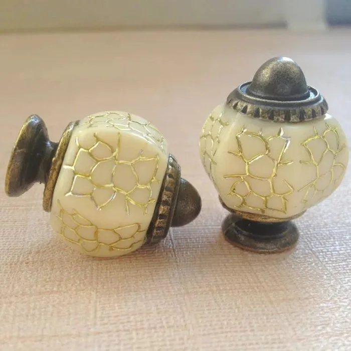 25*32MM Kitchen cabinet knob Gold line Crack ceramic drawer pull knob dresser cupboard furniture knobs handles vintage
25*32MM Kitchen cabinet knob Gold line Crack ceramic drawer pull knob dresser cupboard furniture knobs handles vintage