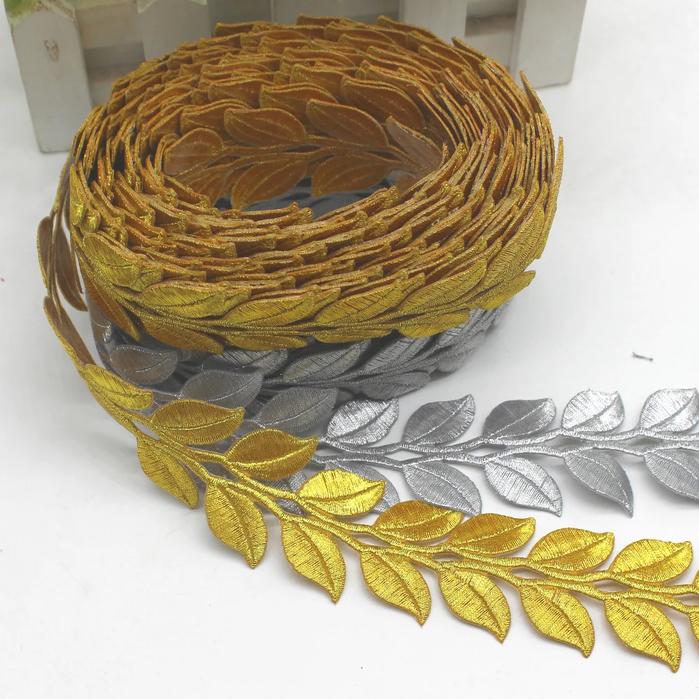 YACKALASI 6 Yard/Lot Gold Cosplay Costume Braid Embroidered Lace Diy Applique Trims Iron On Gold and Sliver Metallic Lace 3.8CM
YACKALASI 6 Yard/Lot Gold Cosplay Costume Braid Embroidered Lace Diy Applique Trims Iron On Gold and Sliver Metallic Lace 3.8CM