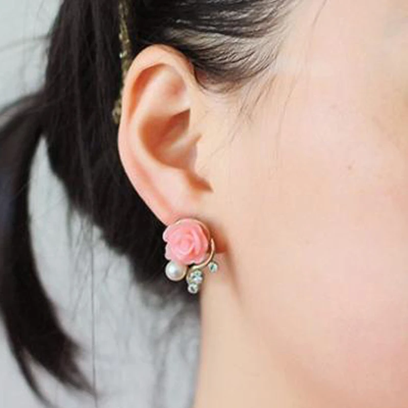 Small Cute Crystal Simulated Pearl flower Earrings Romantic Jewelry Rose Flower Ear Stud Earrings For Women Girls Jewelry
Small Cute Crystal Simulated Pearl flower Earrings Romantic Jewelry Rose Flower Ear Stud Earrings For Women Girls Jewelry