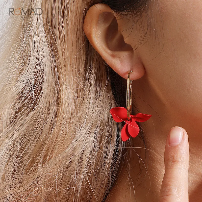 Romad Trendy Flower Dangle Earrings Women Golden Big Circle Asymmetrical Tassel Earrings For Women Drops Earrings Jewelry W3
Romad Trendy Flower Dangle Earrings Women Golden Big Circle Asymmetrical Tassel Earrings For Women Drops Earrings Jewelry W3
