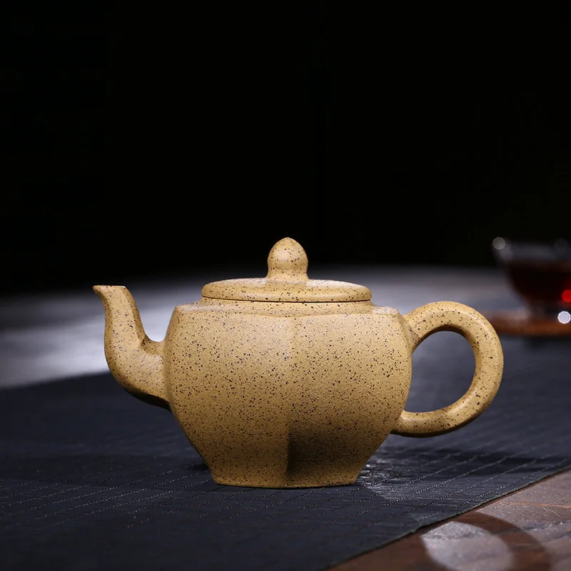 Teapot Quality Goods Full Manual Famous Raw Ore Sesame Section Mud Six Square Lamp Palace Pot Kungfu Online Teapot Tea Set
Teapot Quality Goods Full Manual Famous Raw Ore Sesame Section Mud Six Square Lamp Palace Pot Kungfu Online Teapot Tea Set