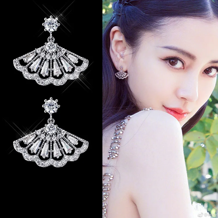 2018 Korean Fashion Sweet Cubic Zirconia Geometric Fan Shape 925 Sterling Silver Stud Earrings for Women Wedding Bridal Jewelry
2018 Korean Fashion Sweet Cubic Zirconia Geometric Fan Shape 925 Sterling Silver Stud Earrings for Women Wedding Bridal Jewelry
