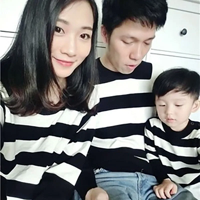 1 Piece Family Matching Outfits 2019 Spring Autumn Sweater T Shirts Family Look Father Mother Kids Boy Girl Clothing Outfits
1 Piece Family Matching Outfits 2019 Spring Autumn Sweater T Shirts Family Look Father Mother Kids Boy Girl Clothing Outfits